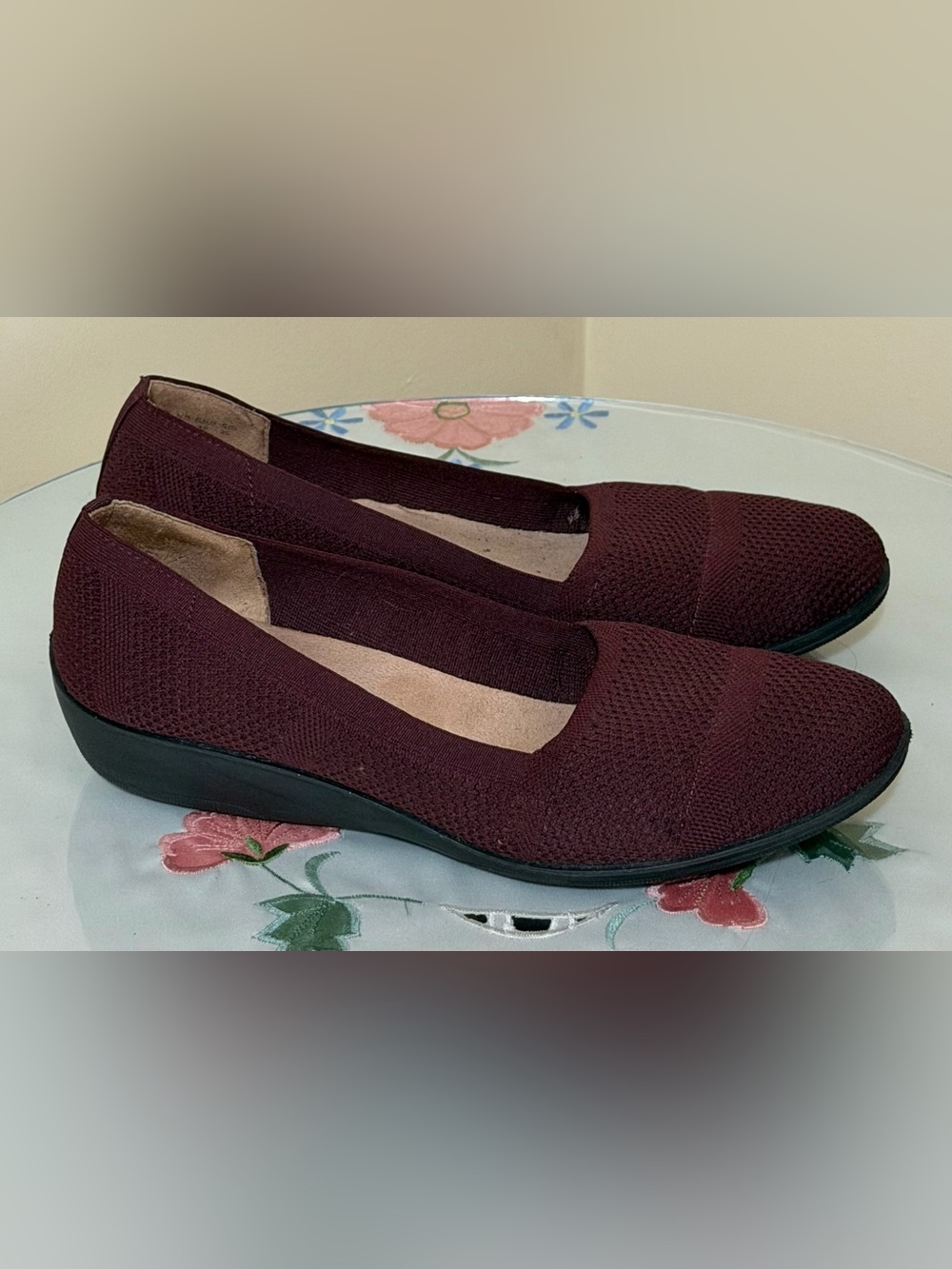 Lifestride Velocity 2.0 Comfort Knit Slip-On Flats in Burgundy Size 9 Wide